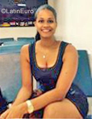 Date this charming Dominican Republic girl Nelitzia from Bonao DO28069
