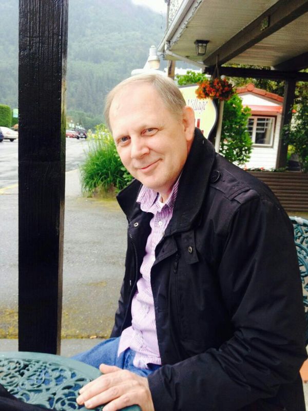 Date this nice looking United States man Karl from Seattle US18033