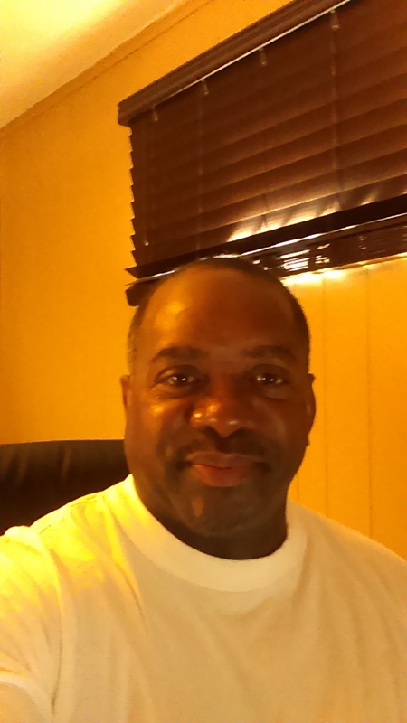 Date this lovely United States man Dahampster from Memphis US18121