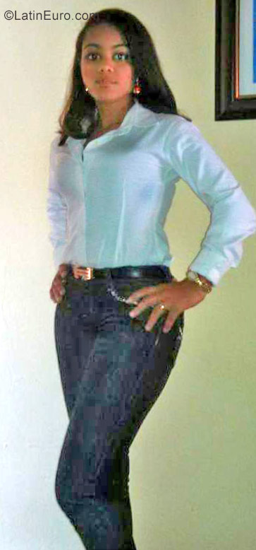 Date this cute Dominican Republic girl Glenny from La Romana DO40303