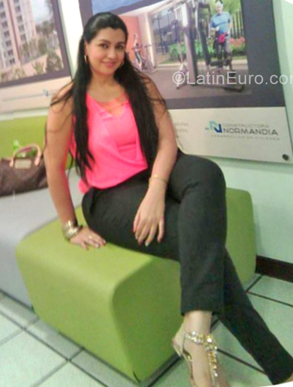Date this pretty Colombia girl Lourdes from Cali CO21611