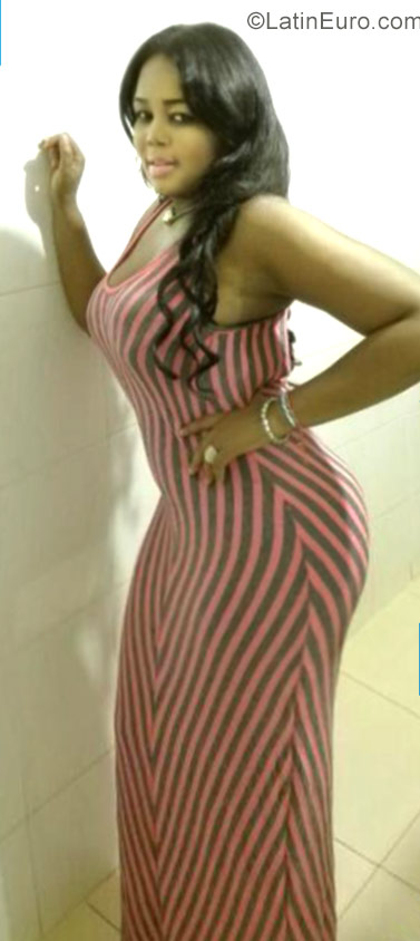 Date this nice looking Dominican Republic girl Elena from Santiago DO40313