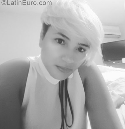 Date this gorgeous Dominican Republic girl Monica from Santo Domingo DO29125