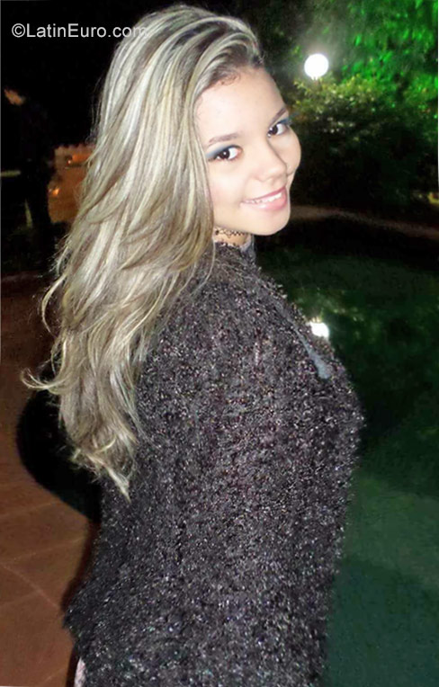 Date this attractive Brazil girl Jessica from Recife BR10085