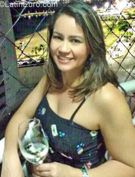 Date this pretty Brazil girl Lucvania from Fortaleza BR10086