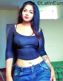 Date this attractive Colombia girl Linda from Cartagena CO25736