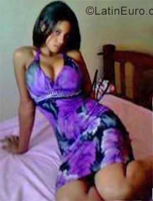 Date this nice looking Dominican Republic girl Jennifer from Santo Domingo DO29337