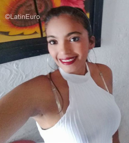 Date this lovely Colombia girl Lili from Barranquilla CO22092