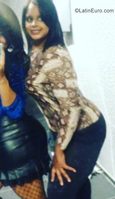 Date this georgeous Brazil girl Camila from Sete Lagoaste BR10193