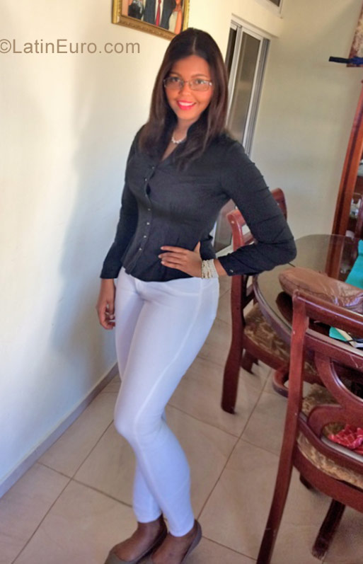 Date this beautiful Dominican Republic girl Esther from Santo Domingo DO29852