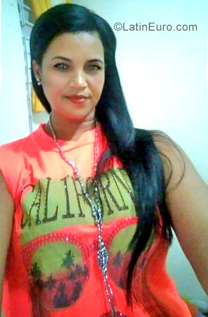 Date this charming Dominican Republic girl Francheca from Santiago DO29927