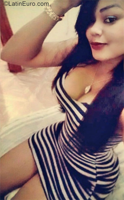 Date this exotic Dominican Republic girl Virginia from San Cristobal DO30006