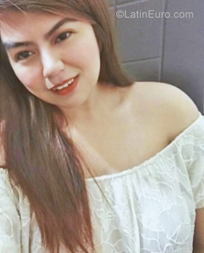 Date this young Philippines girl Aybrie from Manila PH977
