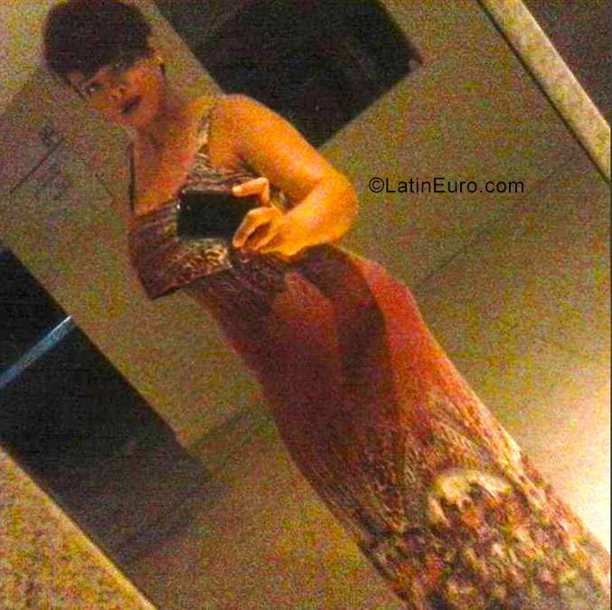 Date this attractive Canada girl Daniele from Recife CA775