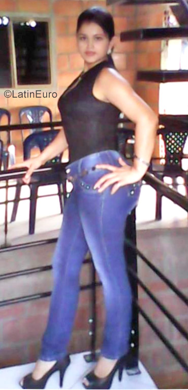 Date this georgeous Colombia girl Luznaiy from Medellin CO22263