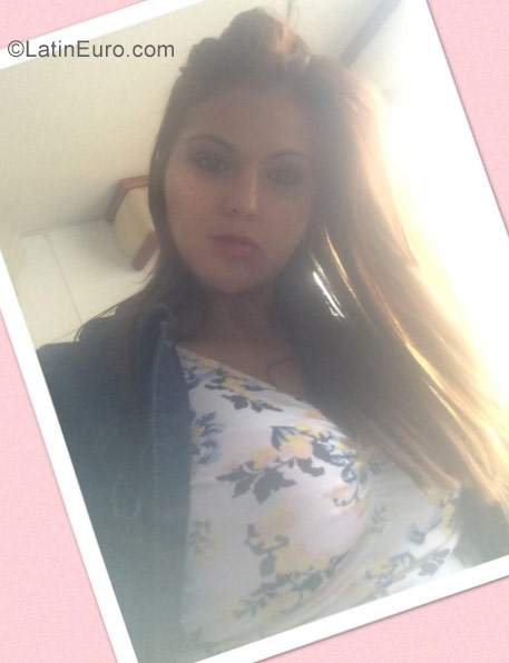 Date this young Colombia girl Suly from Bogota CO22265