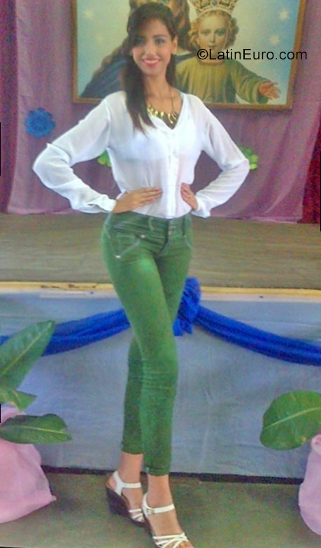 Date this tall Venezuela girl Yerbelis from Ciudad Guayana VE887