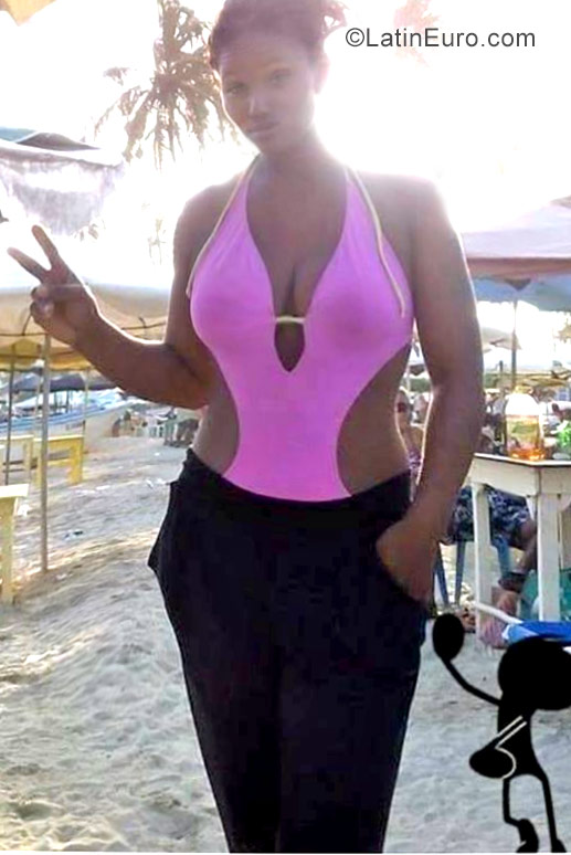 Date this hard body Dominican Republic girl Marisol from Santo Domigo DO30216