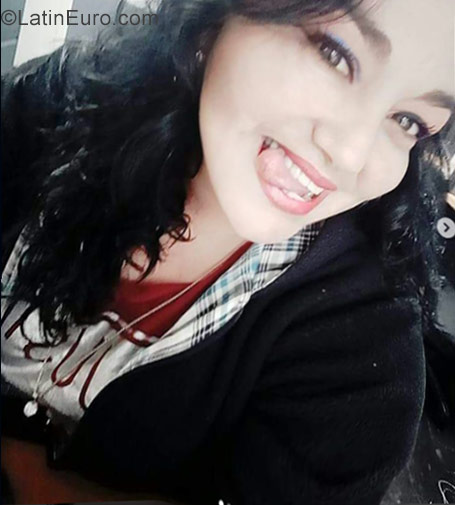 Date this hot Colombia girl Diana from Bogota CO22290