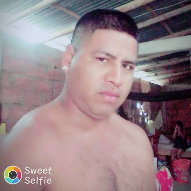 Date this young Peru man Christhian from Guayaquil PE1123