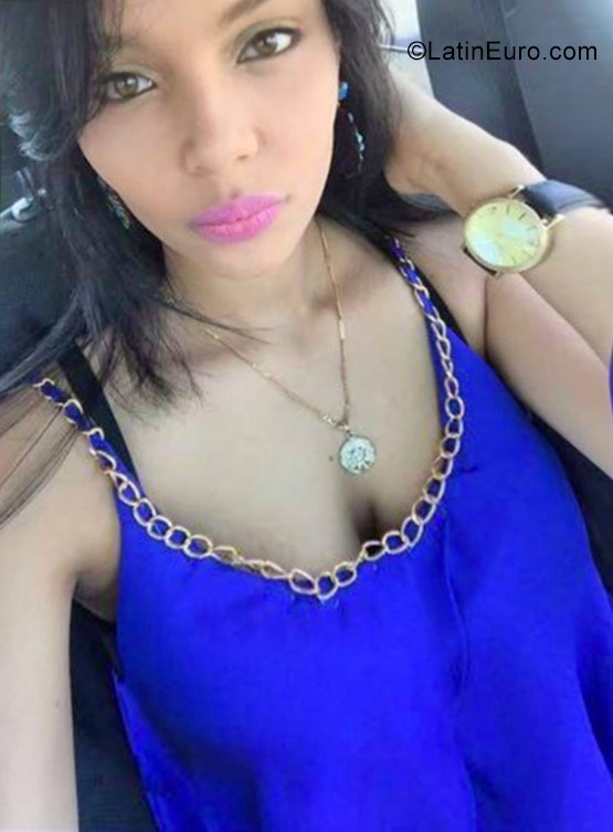 Date this attractive Dominican Republic girl Anabel from Santo Domingo DO30301