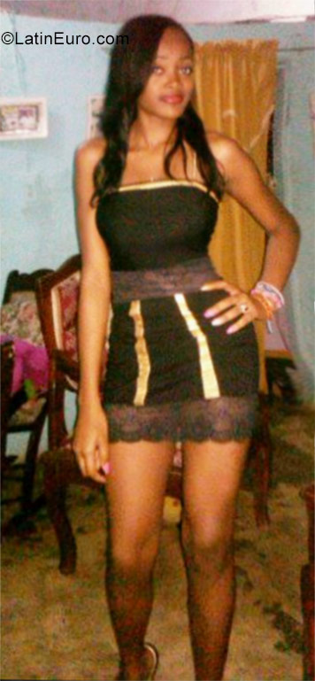 Date this hot Dominican Republic girl Perla linares from San Pedro De Macoris DO30343