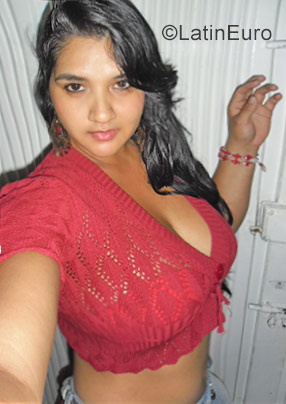 Date this happy Colombia girl Angelandica from Palmira CO22352