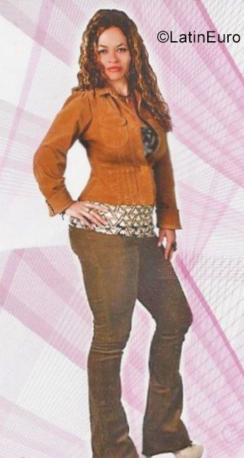 Date this happy Colombia girl Sandra from Enviagado CO22368