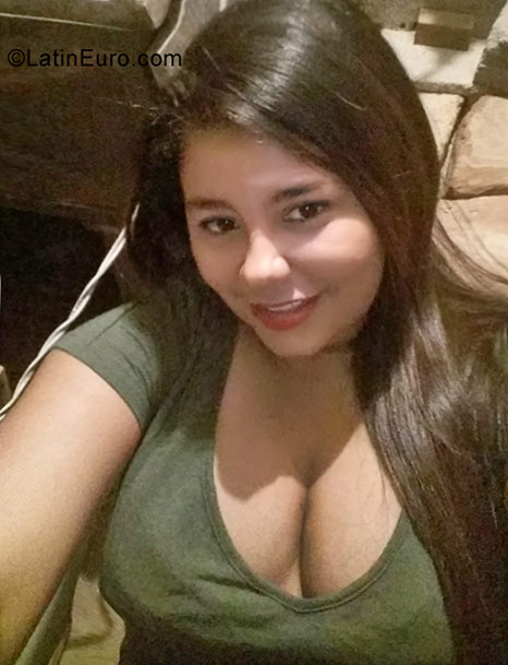 Date this young Colombia girl Juli from Santa Marta CO22395