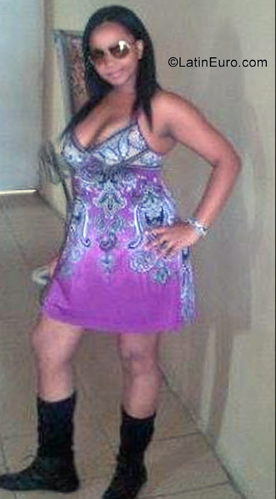 Date this young Venezuela girl Rosa from Caracas VE970