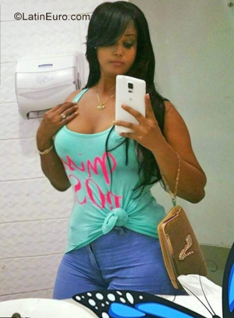 Date this georgeous Dominican Republic girl Minerva from Santo Domingo DO30418