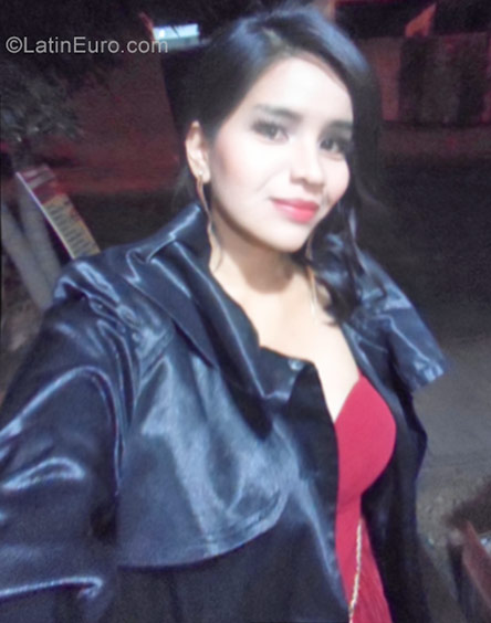 Date this lovely Peru girl Mayte from Lima PE1136