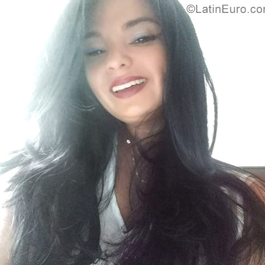 Date this nice looking Colombia girl Andrea from Bogota CO22473