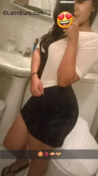 Date this cute Colombia girl Karol from Bogota CO22489