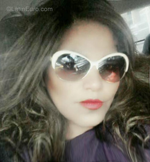 Date this attractive Ecuador girl Samy from Quito EC216