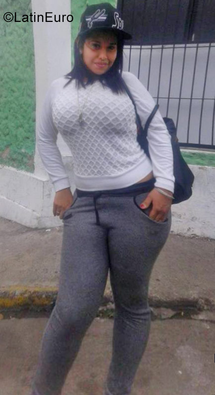 Date this hot Venezuela girl Oriana from Caracas VE1016