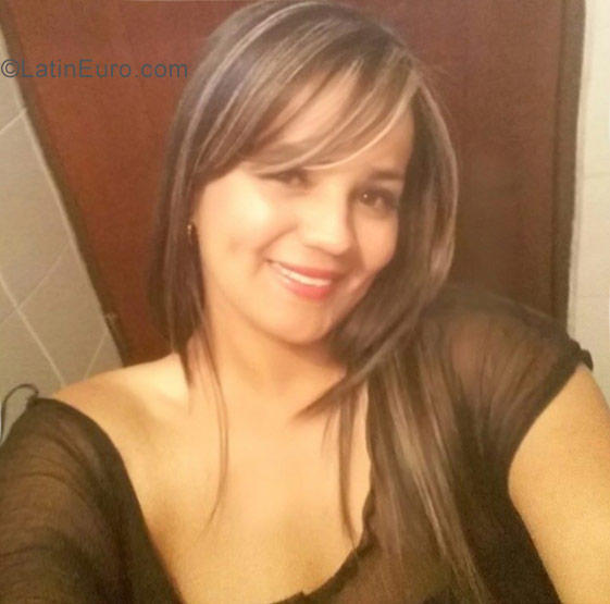 Date this voluptuous Colombia girl Tatiana from Medellin CO22588