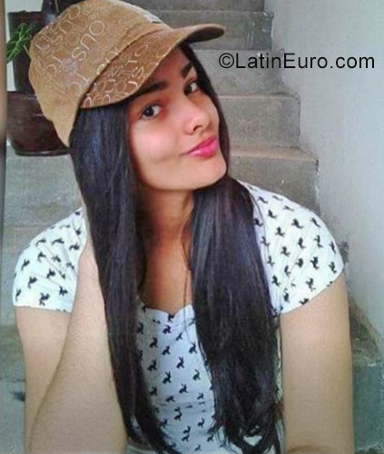 Date this passionate Colombia girl Paola from Ibague CO22647