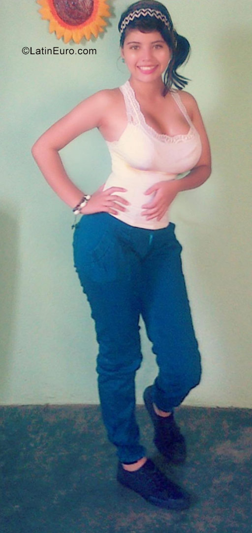 Date this lovely Venezuela girl Gonely from El Tigre VE1052