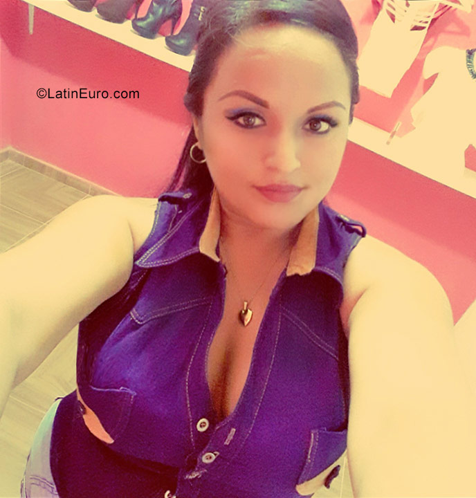 Date this sensual Peru girl Fiorela from Chiclayo PE1155