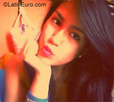 Date this good-looking Peru girl Alesandra from Lima PE1156