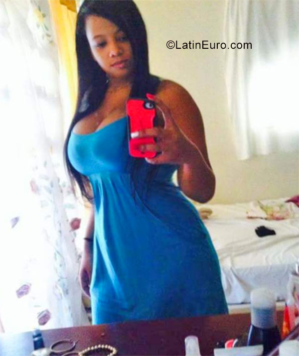 Date this charming Dominican Republic girl Julia from Santo Domingo DO30793