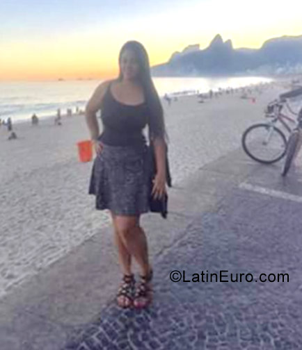 Date this tall Brazil girl Thais from Rio de Janeiro BR10668