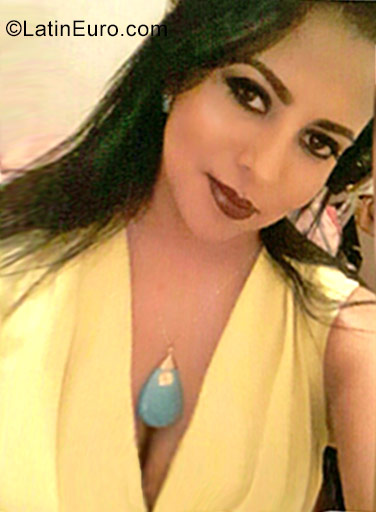 Date this charming Ecuador girl Vanessa from Guayaquil EC230