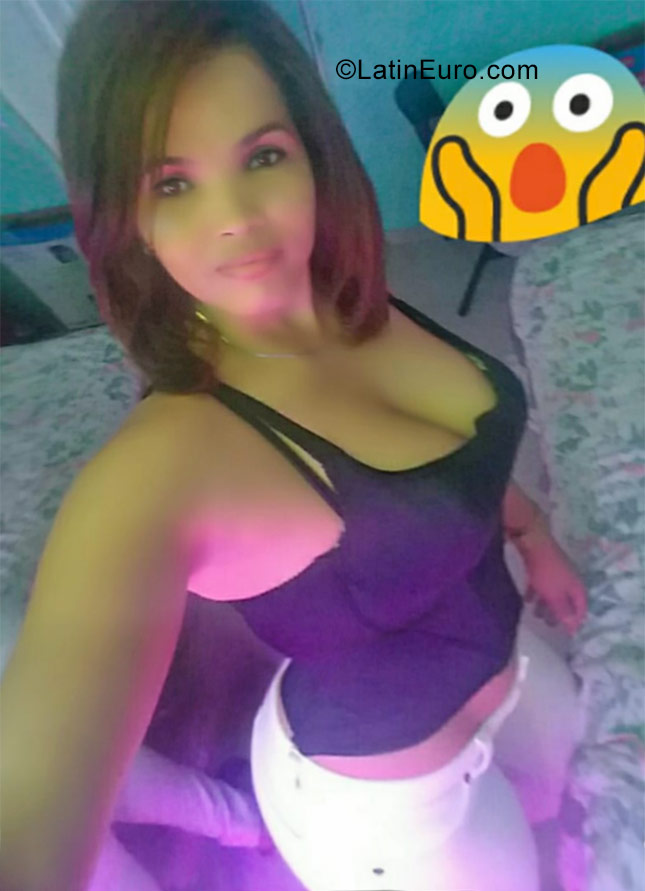 Date this cute Dominican Republic girl Marleny from Santo Domingo DO30899