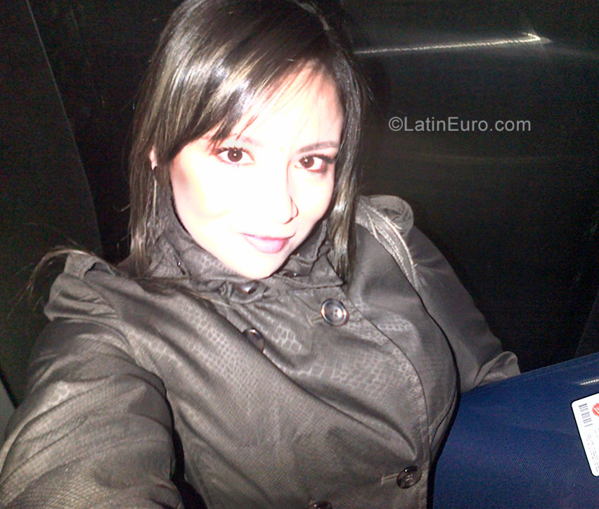 Date this sultry Colombia girl Samara from Santa Marta CO22891