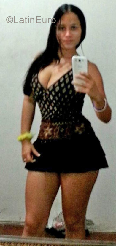 Date this tall Colombia girl Tefa from Cali CO23058