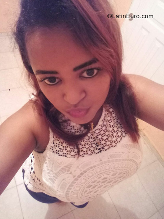 Date this nice looking Dominican Republic girl Kateryne from Santo Domingo DO31091