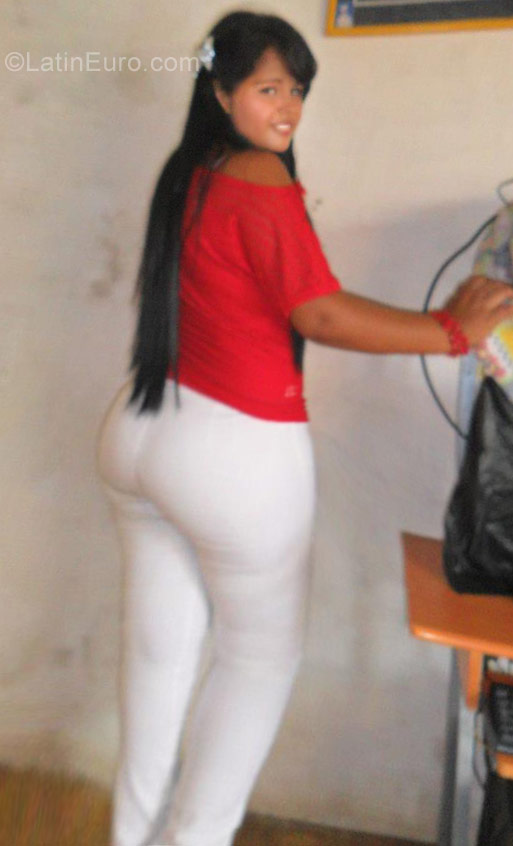 Date this cute Colombia girl Bella from Cartagena CO23067