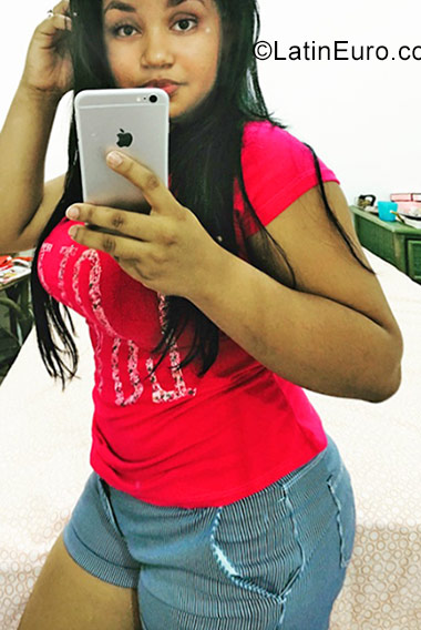 Date this gorgeous Dominican Republic girl Amanda from Santo Domingo DO31134